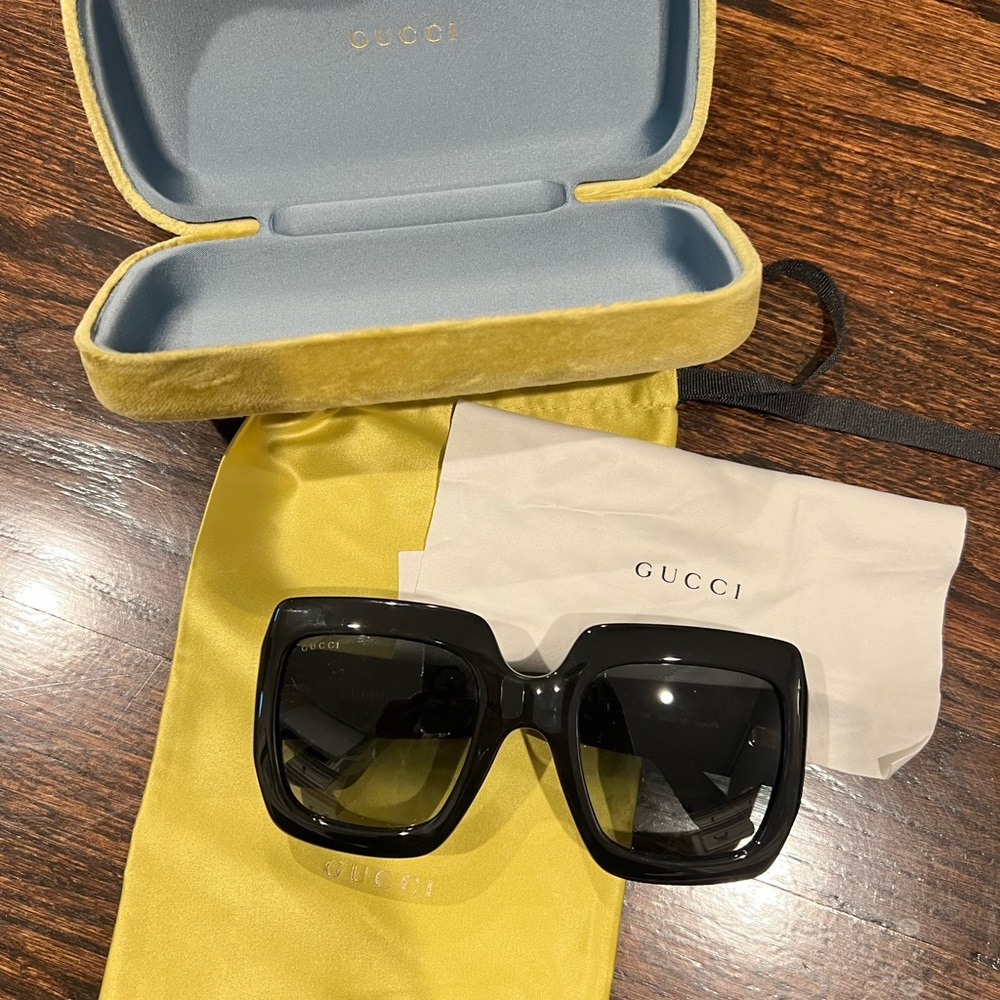 Oversized black and gold square GG gucci sunglasses - Picture 4 of 6